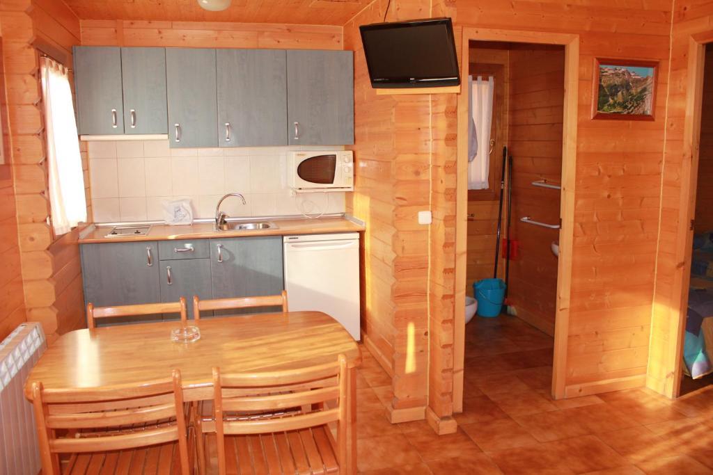 Camping Valle De Tena Sabiñánigo Cameră foto