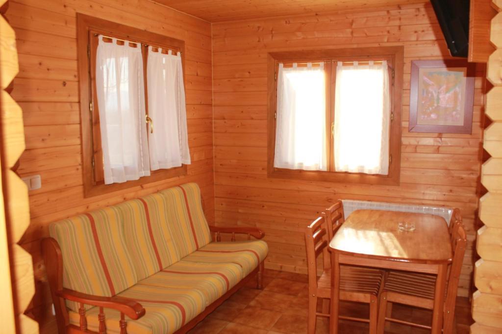 Camping Valle De Tena Sabiñánigo Cameră foto